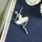 Брошь «Балерина», цвет белый в серебре - Фото 1
