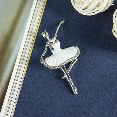 Брошь «Балерина», цвет белый в серебре