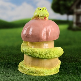 Садовая фигура "Змея с грибом" салатовая, 22х32см