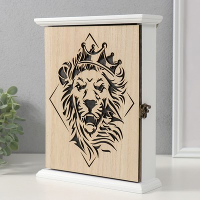 Ключница настенная «Лев в короне», дерево, 6 крючков, 26.5×20.8×6.3 см