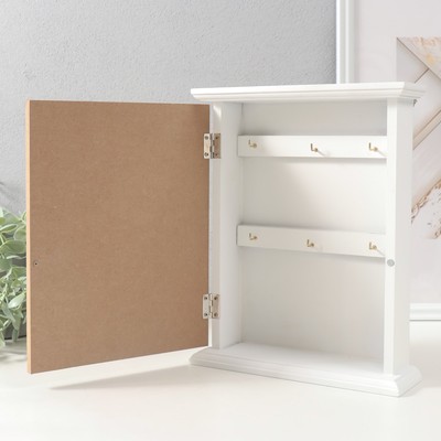 Ключница настенная «Лев в короне», дерево, 6 крючков, 26.5×20.8×6.3 см