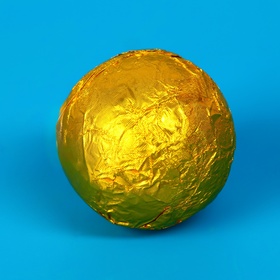 Шоколадный шар "ЧЕБУРАШКА CHOCO BOOM", с маршмеллоу, 28 г