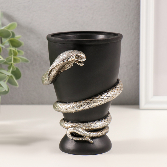 Подсвечник полистоун на 1 свечу "Змея и кубок" серебро 11,5х10х14,3 см - Фото 1