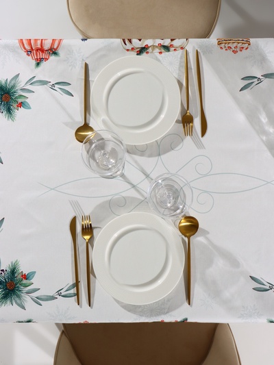 Набор новогодний «Этель» New Years treat: скатерть 150×110 см ±3 см с ВГМО, салфетки 40×40 см, 4 шт.