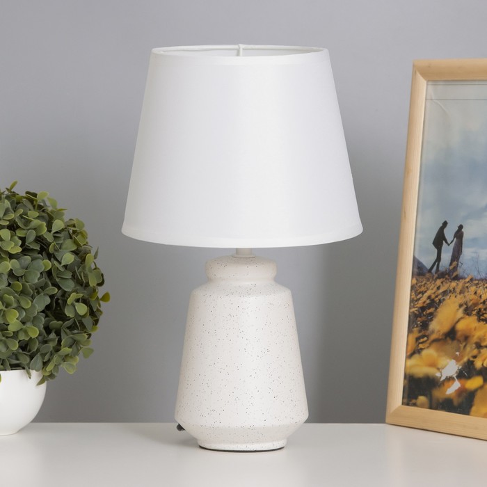 Лампа настольная «Лисандра» 1×40 Вт Е14 белый 19.5×19.5×33.5 см - Фото 1