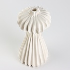 Ваза для цветов декоративная, белая, ручной работы, 10 см х 10 см х 19 см. - фото 24690471