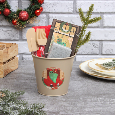 Набор подарочный Доляна «Тепла и уюта в Новом Году» полотенце и аксессуары (5 предметов)