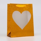 Пакет голография с окном "Сердце", "Золотой", S 23,5 х18 х 8,5 см - фото 321787334
