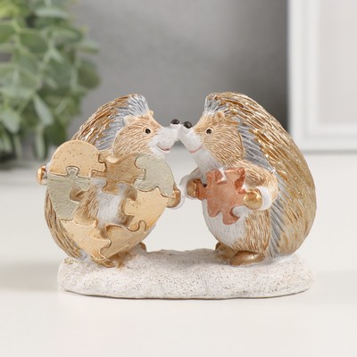 Фигурка полистоун «Влюбленные ёжики нашли друг друга: пазлики», 10.5×5.5×7.5 см