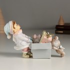 Сувенир полистоун "Малышка с коробкой новогодних игрушек" 15,5х5х10 см - Фото 4