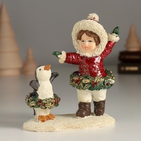 Сувенир полистоун "Малышка с пингвинёнком - танцы" 10,5х5,5х12 см
