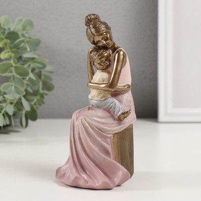 Фигурка полистоун «Малыш в заботливых объятиях матери», 8×7.5×16 см