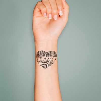 Татуировка на тело чёрная "Сердце-отпечаток. Te amo" 6х6 см