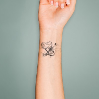 Татуировка на тело чёрная "Чёрнила. Сердечки" 6х6 см