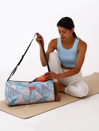 Сумка спортивная на молнии TEXTURA, боковой карман-сетка, регулируемый ремень, средний размер, голубая - Фото 5