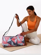 Сумка спортивная на молнии TEXTURA, боковой карман-сетка, регулируемый ремень, средний размер, красная - Фото 10