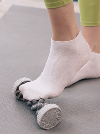 Массажёр для рук и ног, роликовый, 17,5 × 7 × 7 см, цвет серый