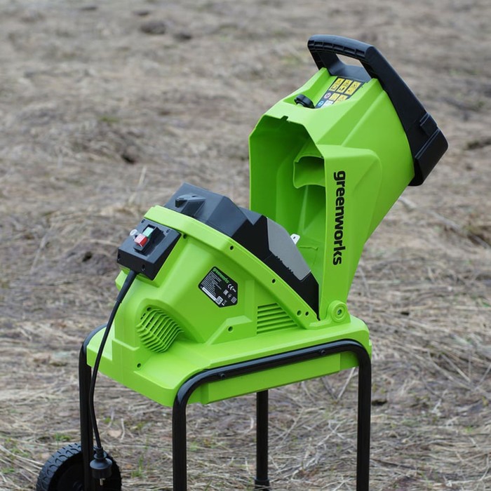 Измельчитель электрический greenworks 2208007. Измельчитель гринворкс. Измельчитель листвы. Измельчитель bosch axt 25 tc. Измельчитель садовый электрический greenworks 2500 вт.