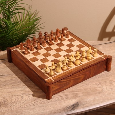 Игра настольная 4в1 (шахматы + домино + шашки + кубики), доска 35х35 см, дерево шишам