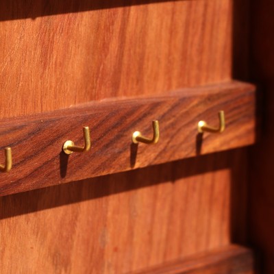 Ключница "Штурвал" 18х9х31 см, дерево шишам