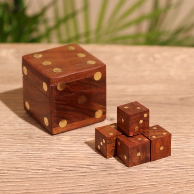 Кубики игральные в шкатулке 4,5х4,5х4,5 см, дерево шишам