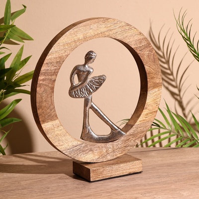 Сувенир интерьерный в деревянном кольце «Балерина», 30×8×33 см
