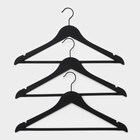 Плечики - вешалка для одежды LaDо́m, покрытие софт тач, 44×3×23.5 см, 3 шт., с перекладиной, широкие плечики - Фото 3