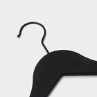 Плечики - вешалка для одежды LaDо́m, покрытие софт тач, 44×3×23.5 см, 3 шт., с перекладиной, широкие плечики - Фото 6