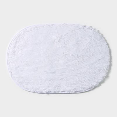 Коврик для ванной овальный Доляна «Пушистик», 38×59 см, цвет белый