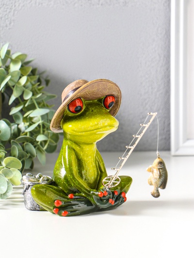 Фигурка полистоун лак «Лягушонок-рыбачок», 15.5×11.8×13.8 см