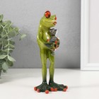 Фигурка полистоун лак «Лягуха с кошечкой», 7.5×6.2×17 см 10326595 - фото 14644826