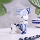 Сувенир "Несет дрова", h-7,5 см, фарфор - фото 25291492