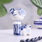 Сувенир "Несет дрова", h-7,5 см, фарфор - фото 25291493