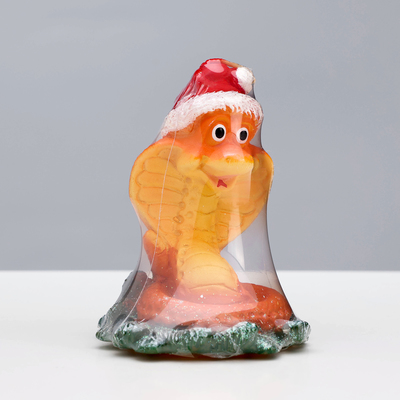 Свеча декоративная «Змея в новогодней шапке», 5×6.5×7.5 см