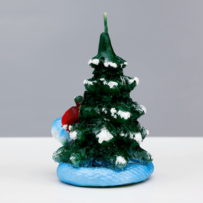 Свеча декоративная «Змея на новогодней ёлке 2025», 5.5×5.5×12.5 см