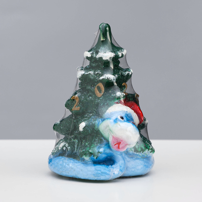 Свеча декоративная «Змея на новогодней ёлке 2025», 5.5×5.5×12.5 см