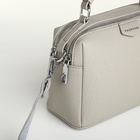 Сумка женская на молнии, серая - Фото 7