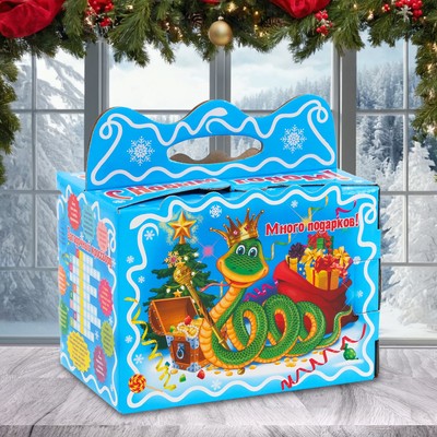Подарочная коробка новогодняя Змея-королева 13,5 (18,5) х 18 х 12 см