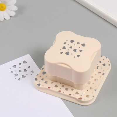 Дырокол фигурный рисунок 3.8×3.8 см «Россыпь сердец», 6.1×6.1×4.1 см