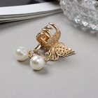 Крабик для волос «Милада», белые бусинки, 2.5 см, золото - фото 53860855 Крабик для волос «Милада», белые бусинки, 2.5 см, золото - фото 53860855