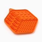 Лизательный коврик - миска для медленного кормления, оранжевый, 18.5 см × 16 см - Фото 3