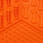 Лизательный коврик - миска для медленного кормления, оранжевый, 18.5 см × 16 см - Фото 4