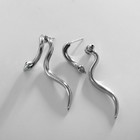 Серьги со стразами XUPING змейка, цвет зелёный в серебре - Фото 2