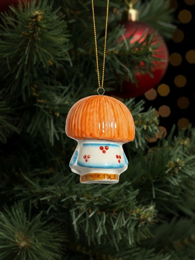Ёлочная игрушка фарфор «Домовенок Петя», крепление петля, 9 см