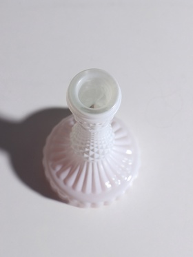 Стеклянный подсвечник на 1 свечу «Геката», белый, d=2.5 см, 8×8×17.5 см