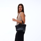 Сумка женская мессенджер на магните, 35×15×23 см, чёрная - Фото 2