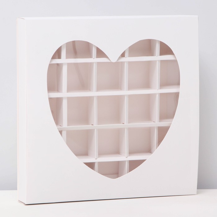 Коробка для 25 конфет, белое сердце, 22×22×3.5 см - Фото 1