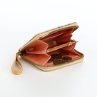 Кошелёк женский на молнии с ремешком, лакированный, бежевый - Фото 5