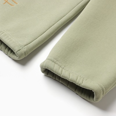 Брюки для девочки с начёсом MINAKU: Exclusive print, оливковые, Oversize рост 116 см