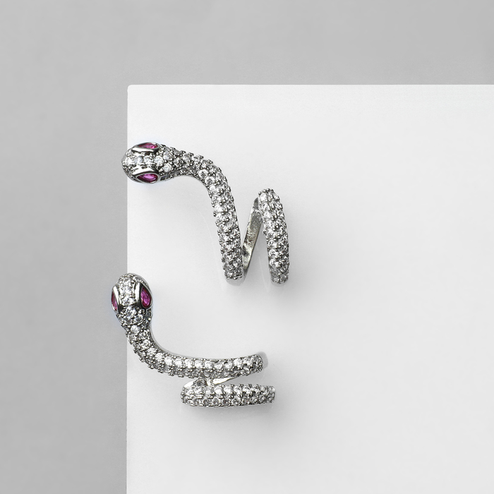 Серьги со стразами «Змея» изогнутая, белые в серебре - Фото 1